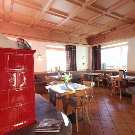 Hotel Alla Rocca วาเรนา ภายนอก รูปภาพ