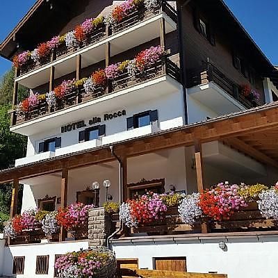 Hotel Alla Rocca วาเรนา ภายนอก รูปภาพ
