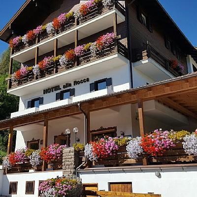 Hotel Alla Rocca วาเรนา ภายนอก รูปภาพ