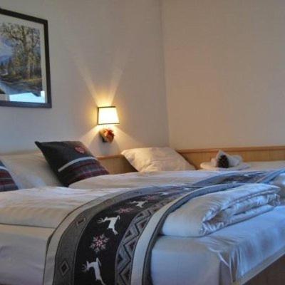 Hotel Alla Rocca วาเรนา ภายนอก รูปภาพ